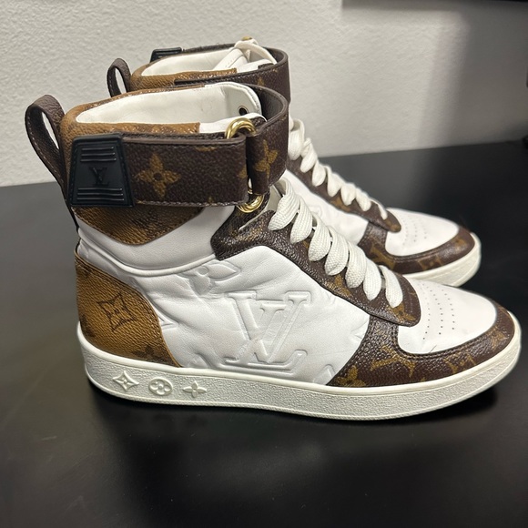 Authentic Louis Vuitton high top sneakers in women’s Italian size 37 (US 6.5) - Picture 4 of 6